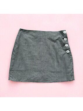 URBAN OUTFITTERS Black White Plaid Button Detail Skirt Size Medium